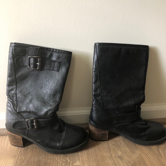 Black boots - Picture 2 of 3